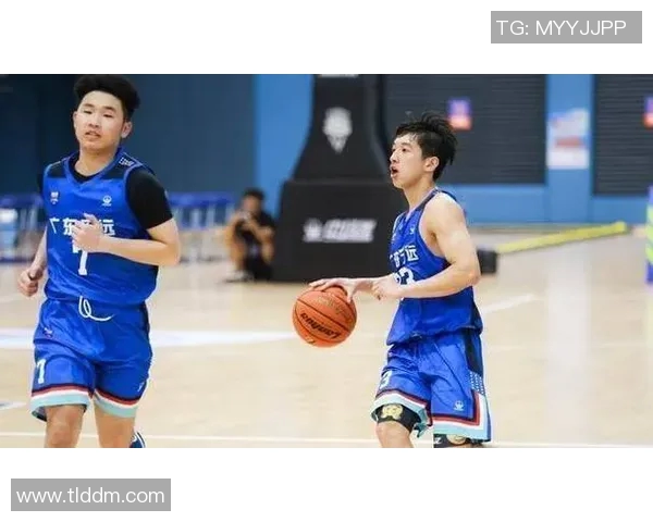 2018年10月3日新疆队与广东队激战正酣篮球赛精彩回顾与分析 2018年10月3日新疆队与广东队激战正酣篮球赛精彩回顾与分析