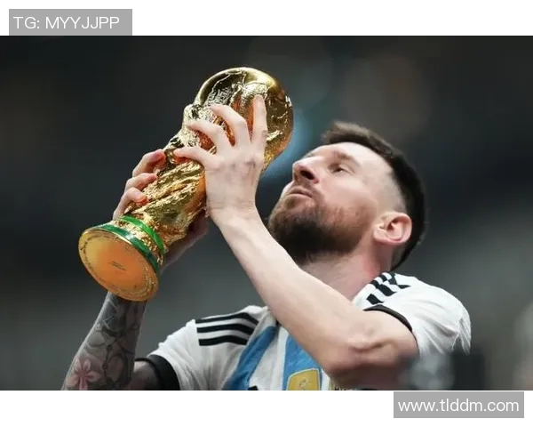 梅西带领阿根廷重夺世界杯荣耀历史性的回归与辉煌时刻 梅西带领阿根廷重夺世界杯荣耀历史性的回归与辉煌时刻