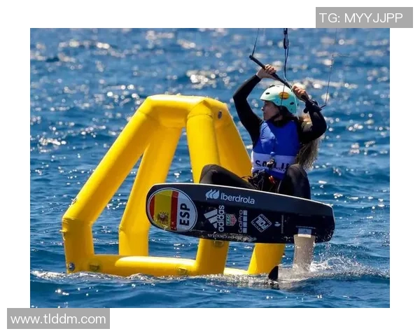 男子游泳明星崭露头角突破纪录 引领水上运动新潮流