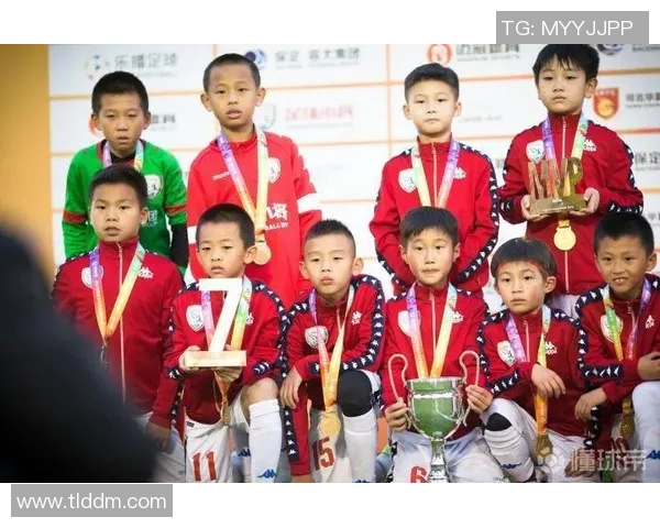 中国足球明星的家族渊源揭秘他们的祖先是谁以及背后的故事 中国足球明星的家族渊源揭秘他们的祖先是谁以及背后的故事